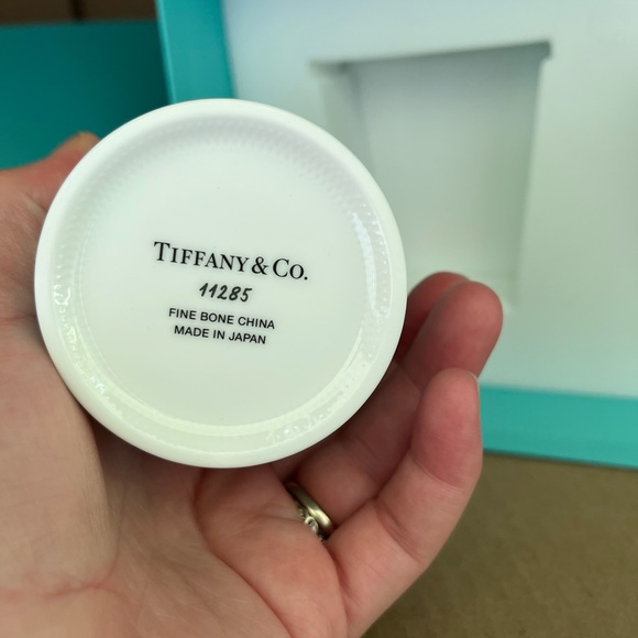 FP-FP-TIFFANY & Co. Bone China Paper Cup Set of 2 New in Blue Box. - Picture 3 of 5